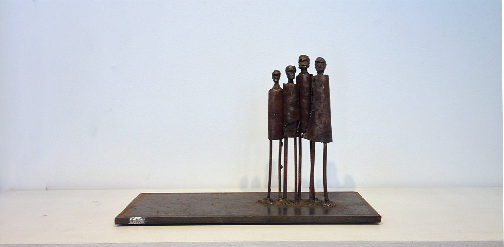 The Family - steel sculpture, figures by Tony O'Keefe, Queenstown New Zealand